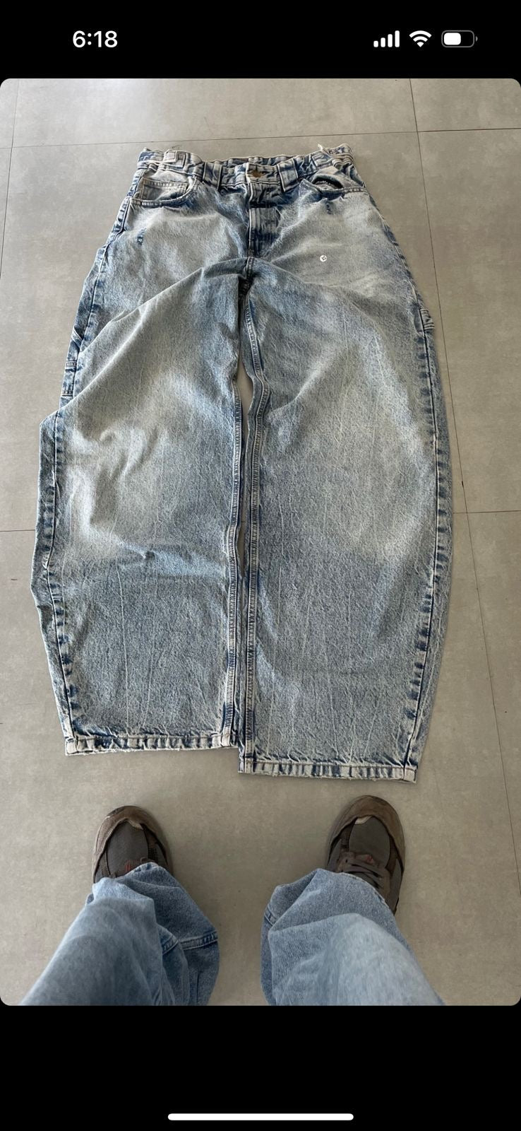 SKATER FIT JEANS