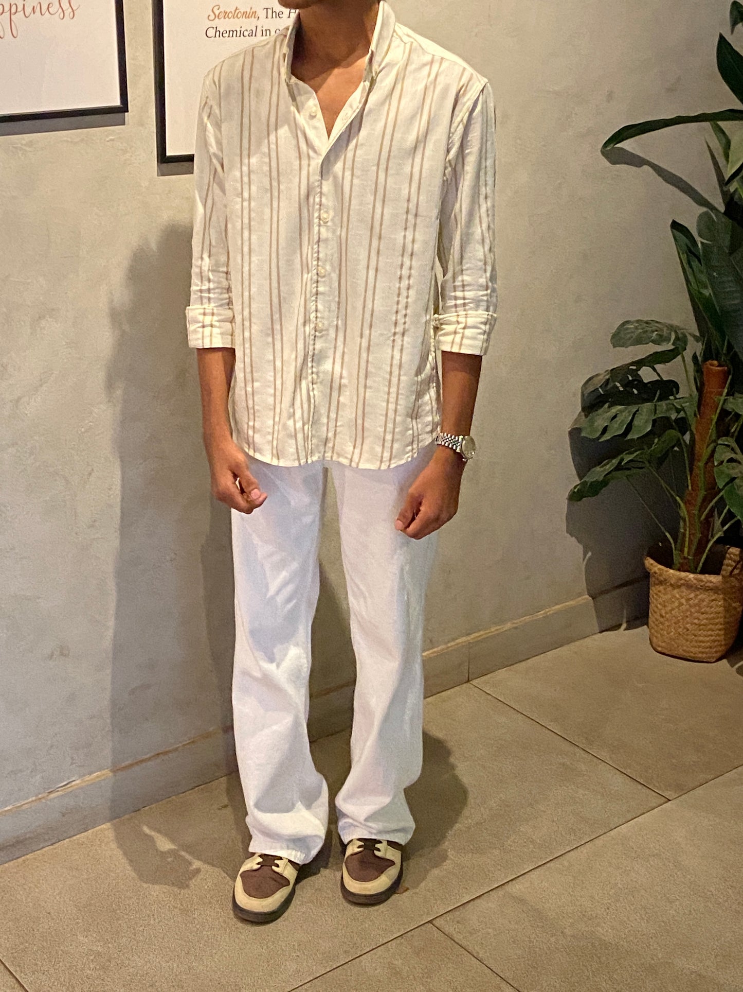 WHITE JEANS