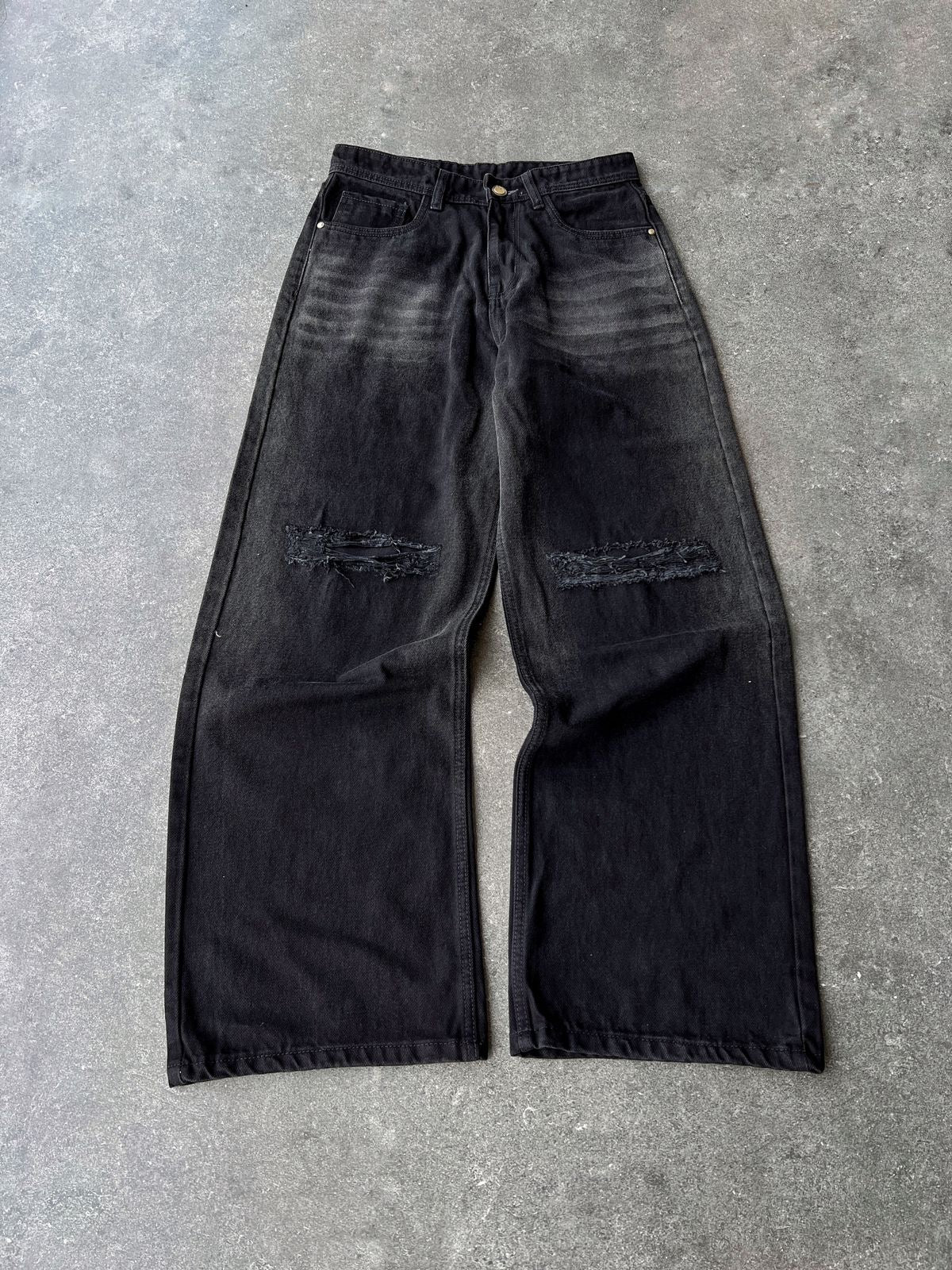 SHADED PATCH BAGGY JEANS